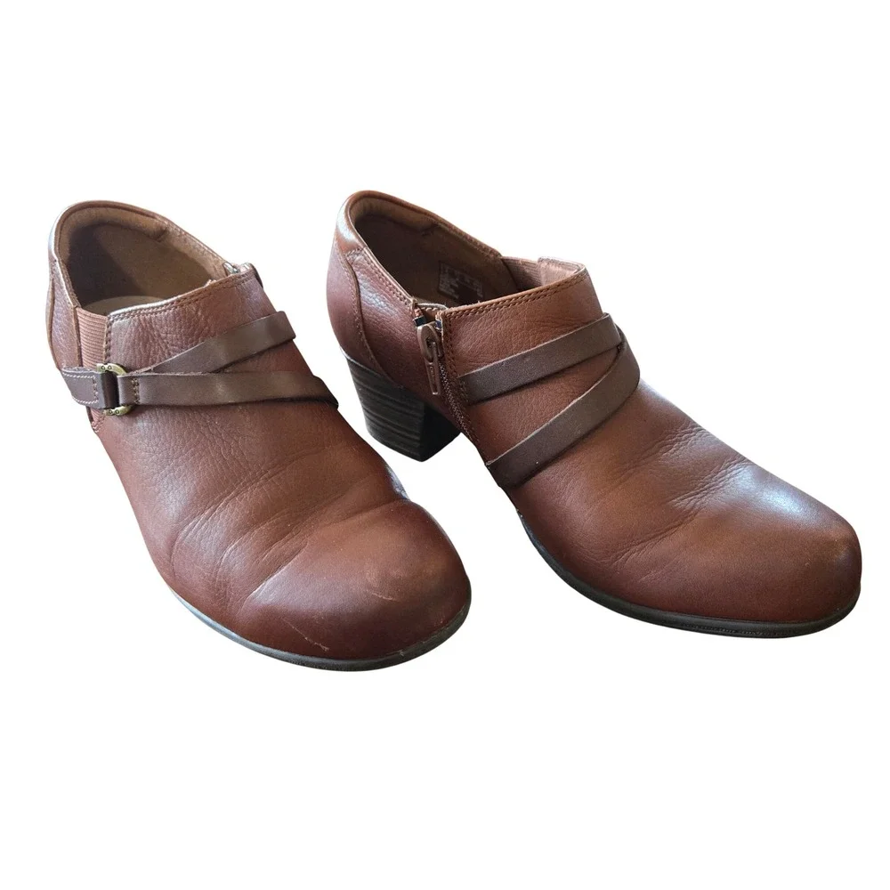 Clarks Collection Chic Brown Leather Ankle Booties Block Heel Side Zip Women 7.5